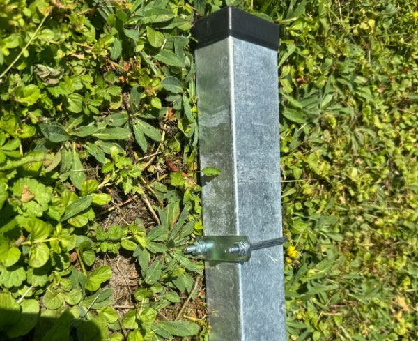 gardix-stalpi-gard-zincat-cu-capac